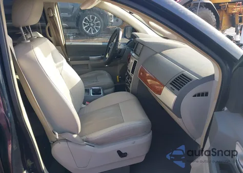 2008 Chrysler Town & Country Touring from USA, damaged, VIN 2A8HR54P38R836764